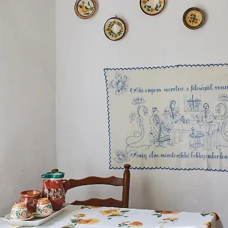 Vadrozsa Vendeghaz * Rácalmás