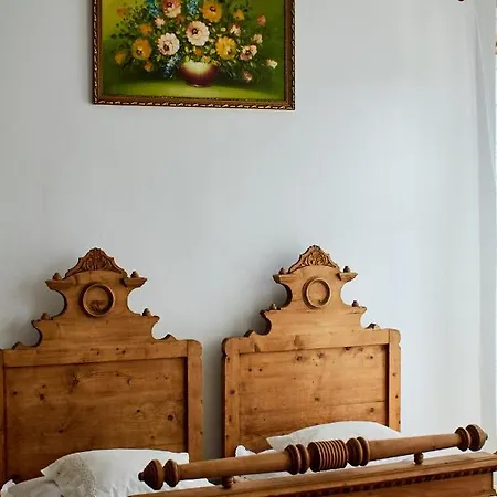 Vadrozsa Vendeghaz Rácalmás