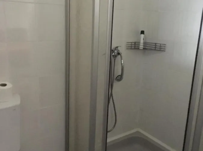 Vadrozsa Vendeghaz Kır Evi